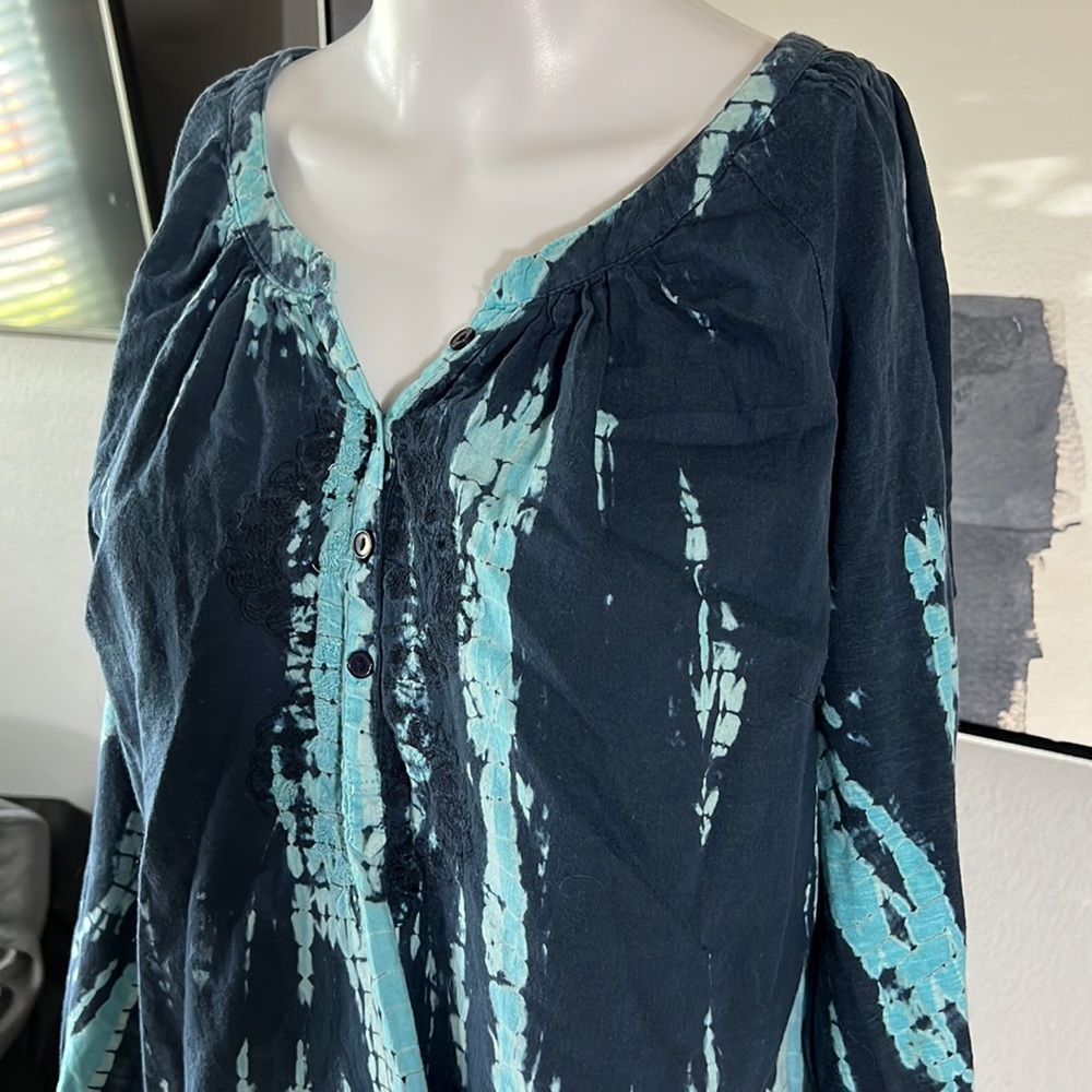 Size Small Top - image 3